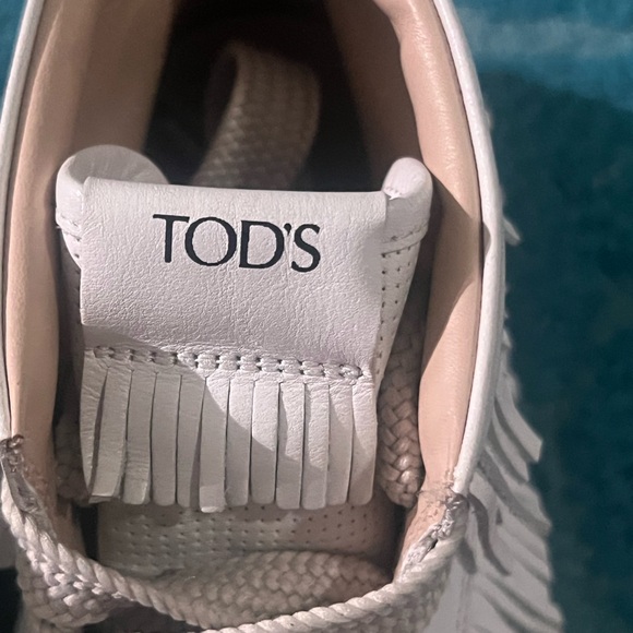 Tod’s fringe perforated leather high-top sneakers - Picture 9 of 11